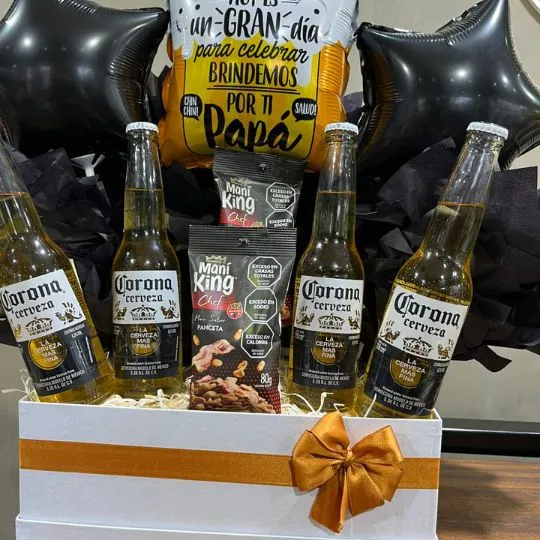 Box con cervezas y snack